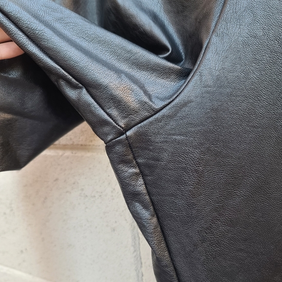 Commando | Faux Leather Perfect Control Leggings in Black Size XL - Picture 4 of 7